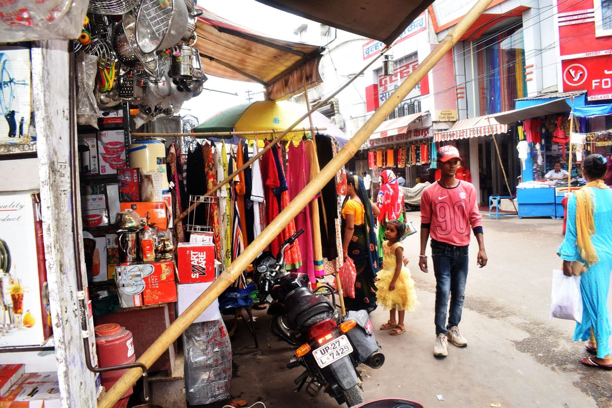 When the campaign stopped, the encroachment again spread on the roads
