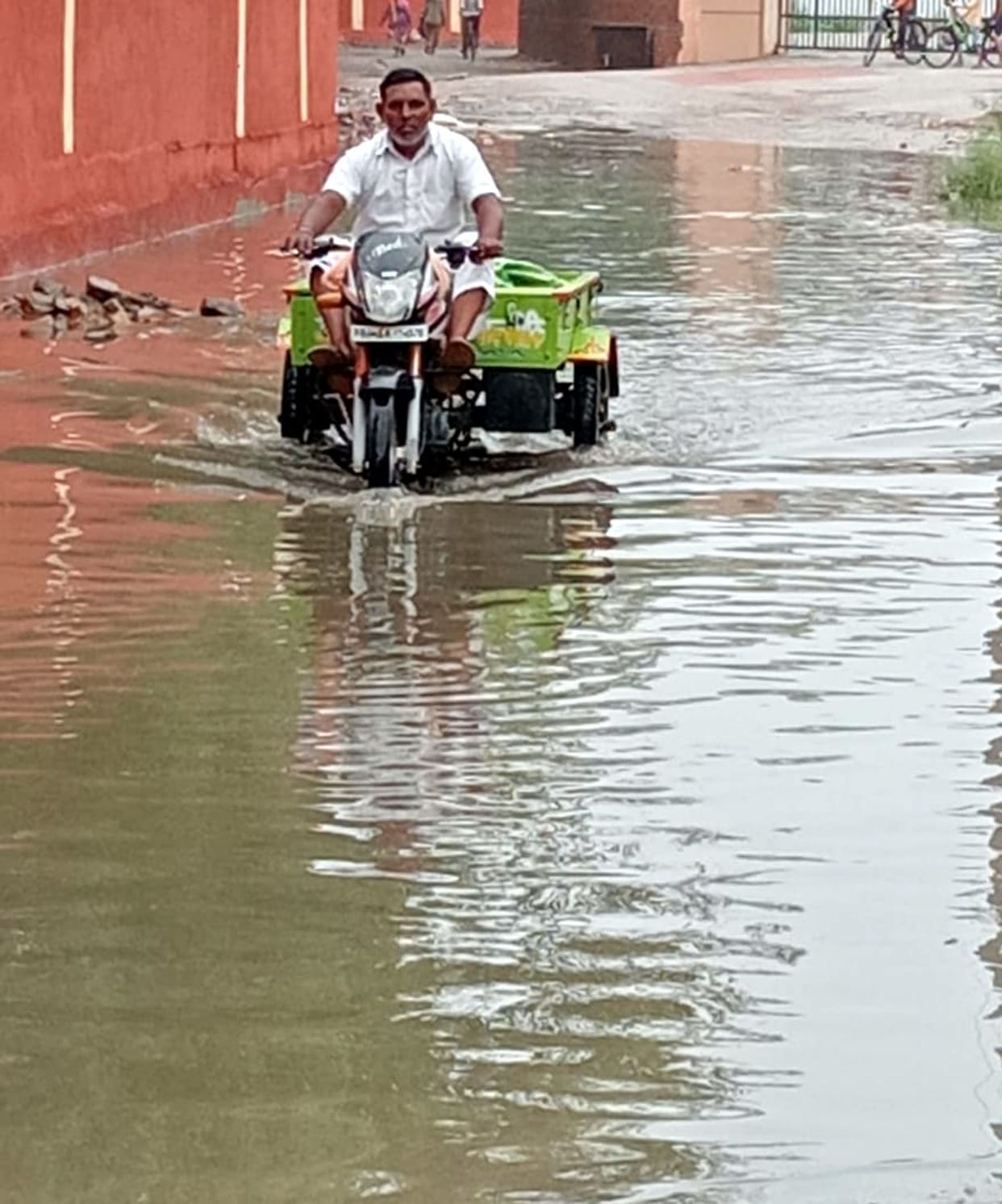 The condition of the city worsened due to the first rain