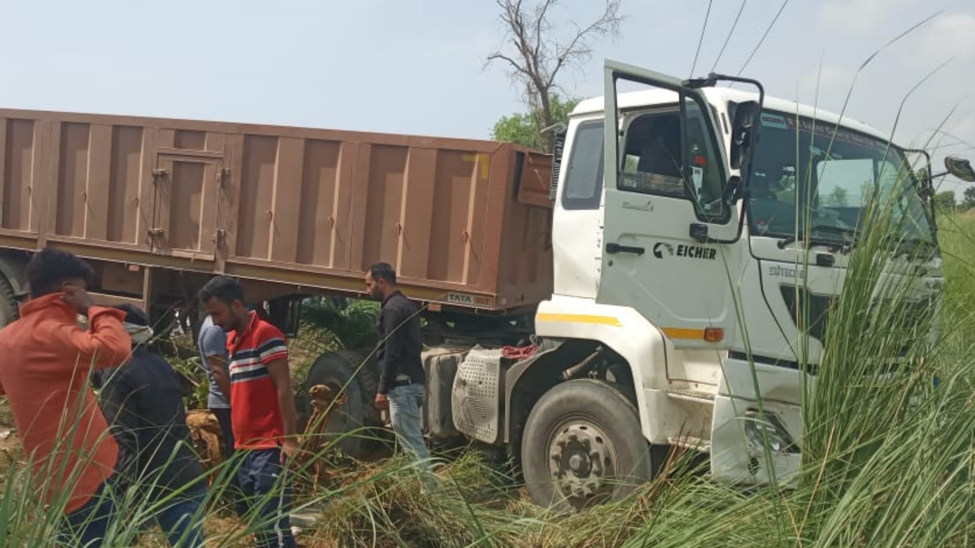 Five died in an accident in Sultanpur today.