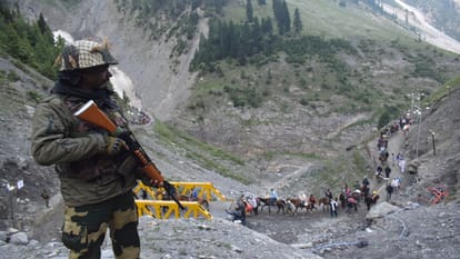 Amarnath Yatra: 6823 devotees visited Baba Barfani from Baltal route
