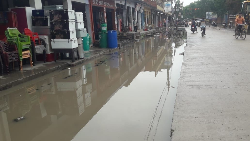 Clouds camp in the sky, rain brought relief, problems increased due to waterlogging everywhere