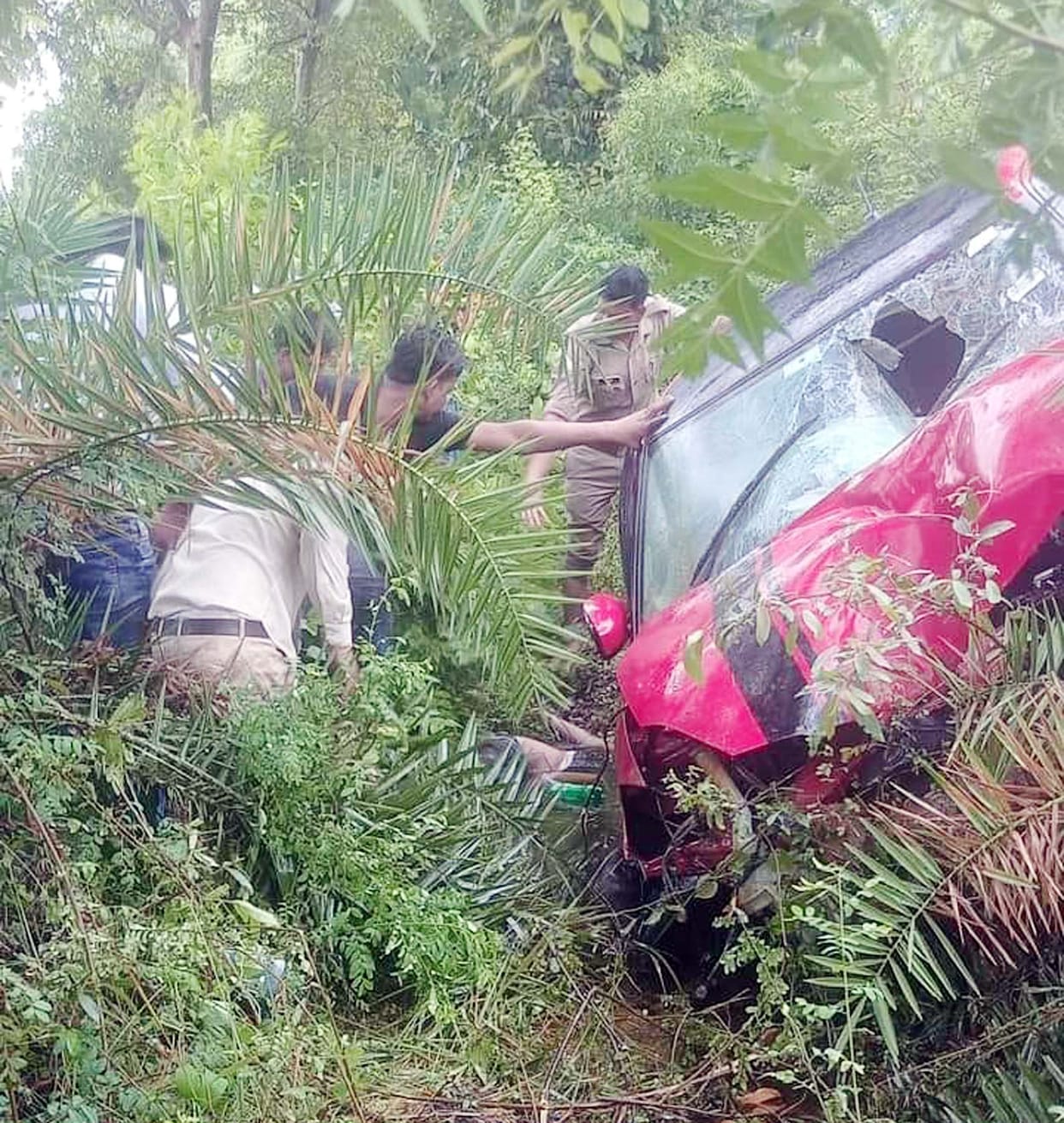 Car fell into a ditch, Khutar's youth dies
