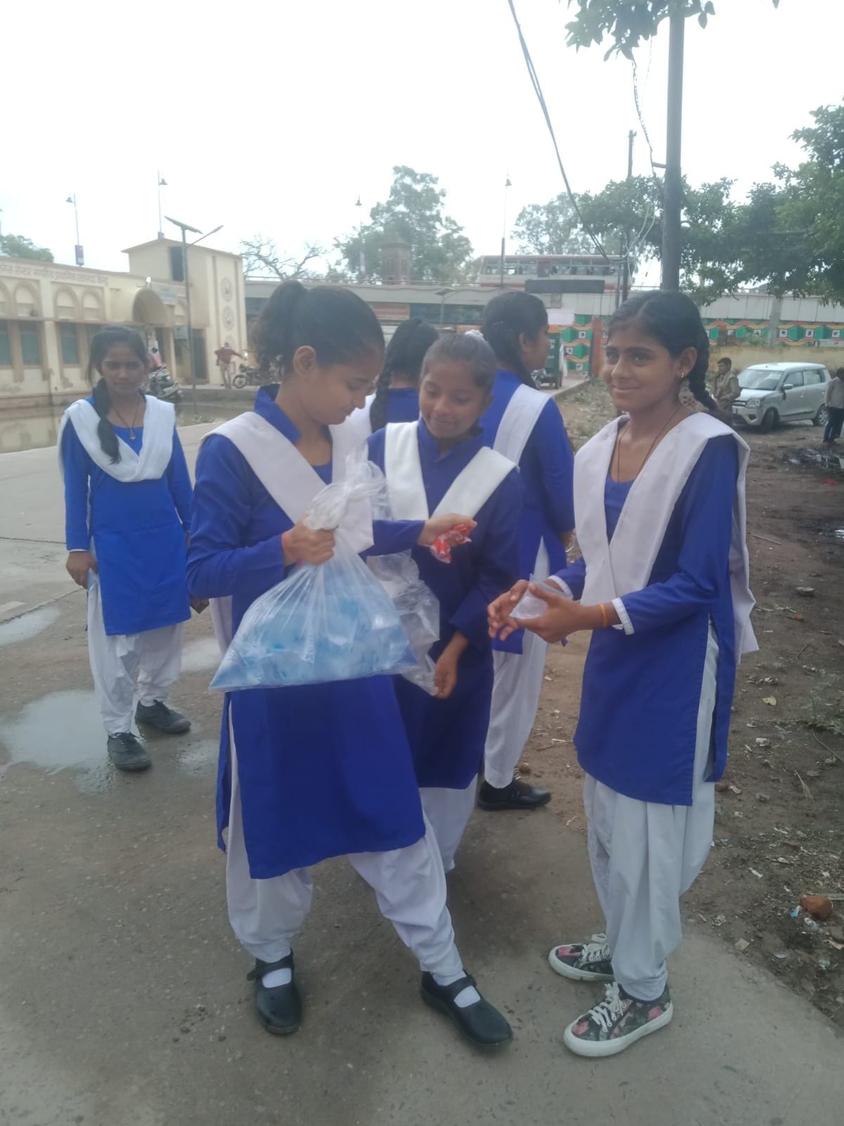 Hathras: Use of single use plastic under the nose of officers
