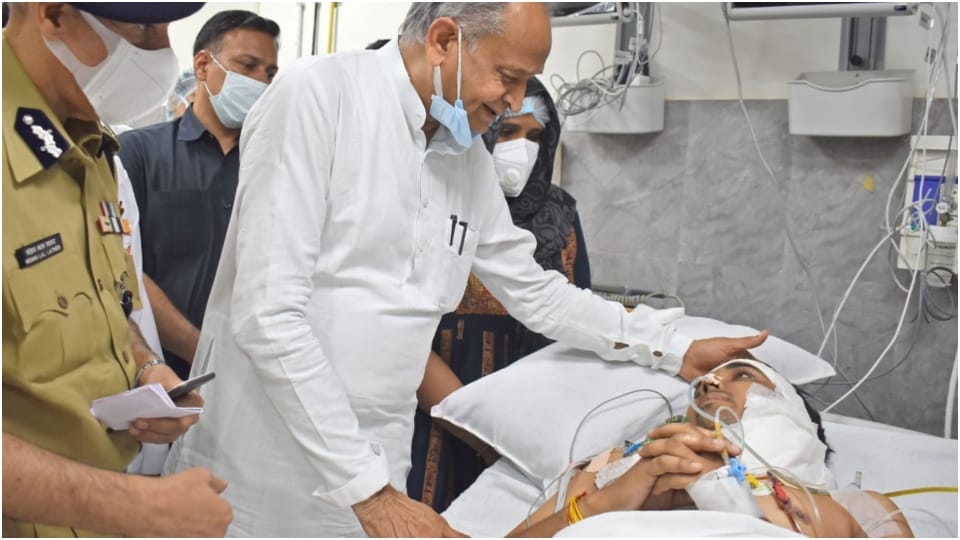 Udaipur Murder Case ishwar singh five lakh cheque treatment going in hospital kanhaiyalal death Riyaz Attari Gaus Mohammed