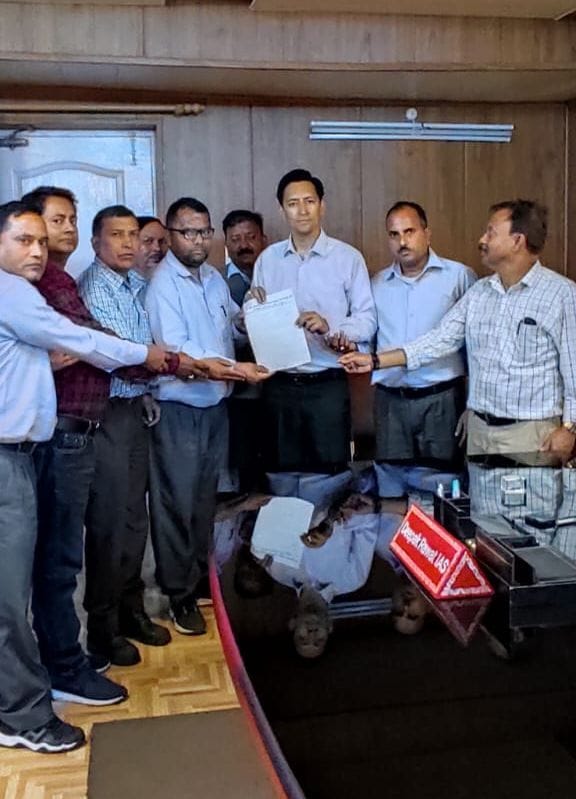 Workers Meet with Kumaun Commisoner