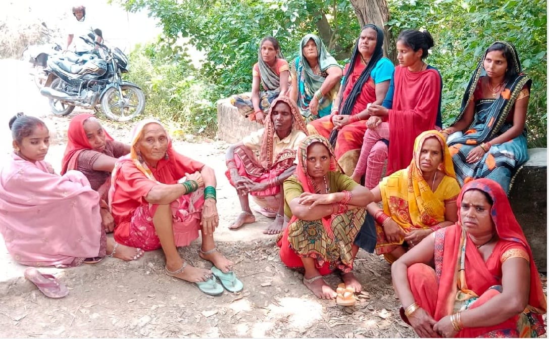 the son killed his mother for not giving money for liquor in Hardoi,  the police were looking for the accused