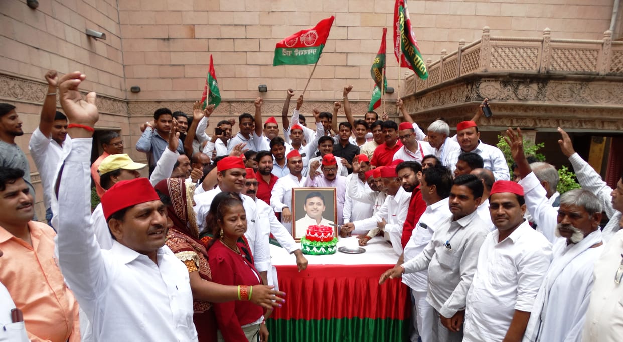 Strengthen the hands of Akhilesh Bhaiya for socialism: Devendra