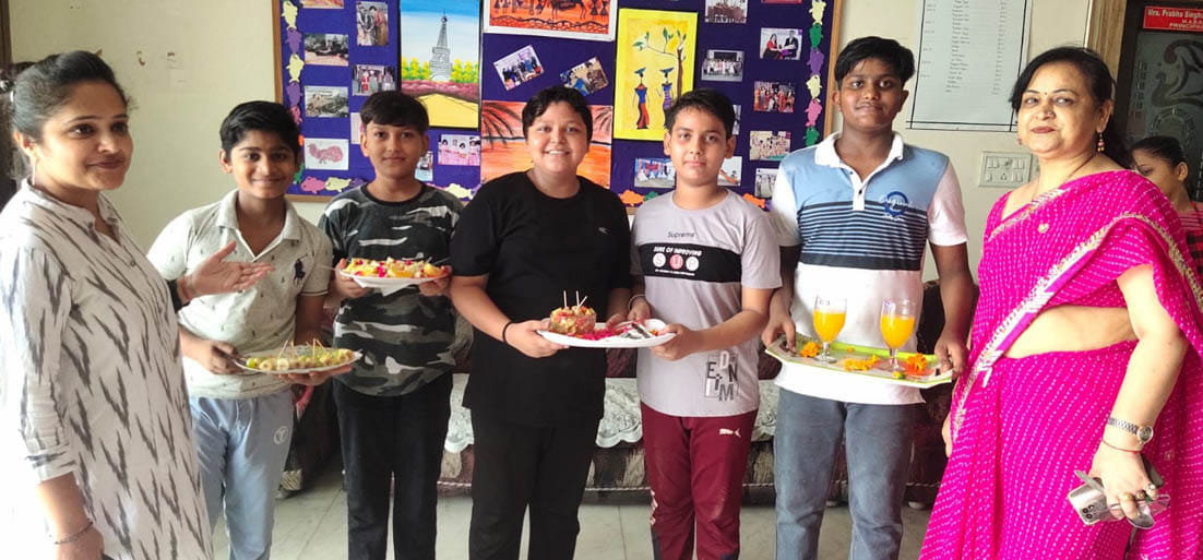Learned to cook healthy food in summer camp