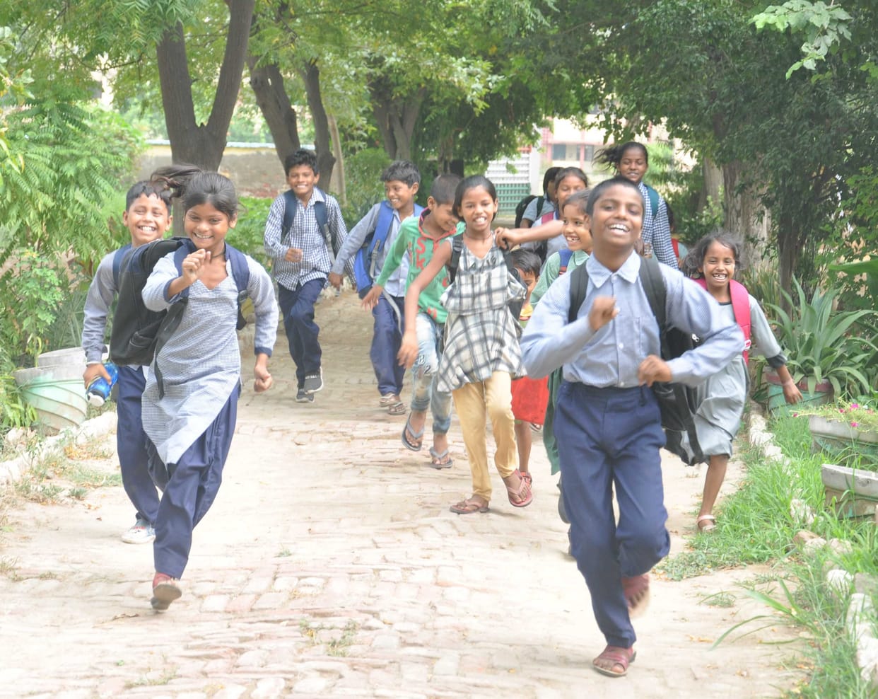 Summer vacation ends, once again forced to read in dilapidated buildings, the threat will increase in monsoon