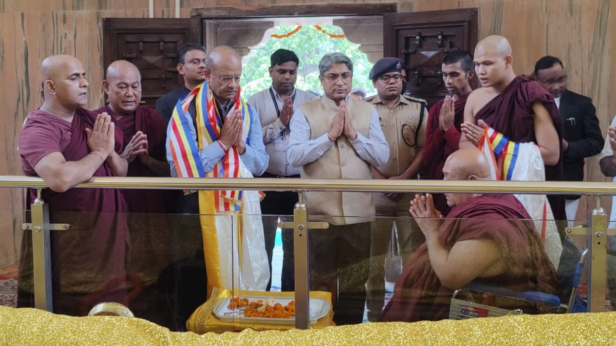 Chief Justice worshiped Lord Buddha