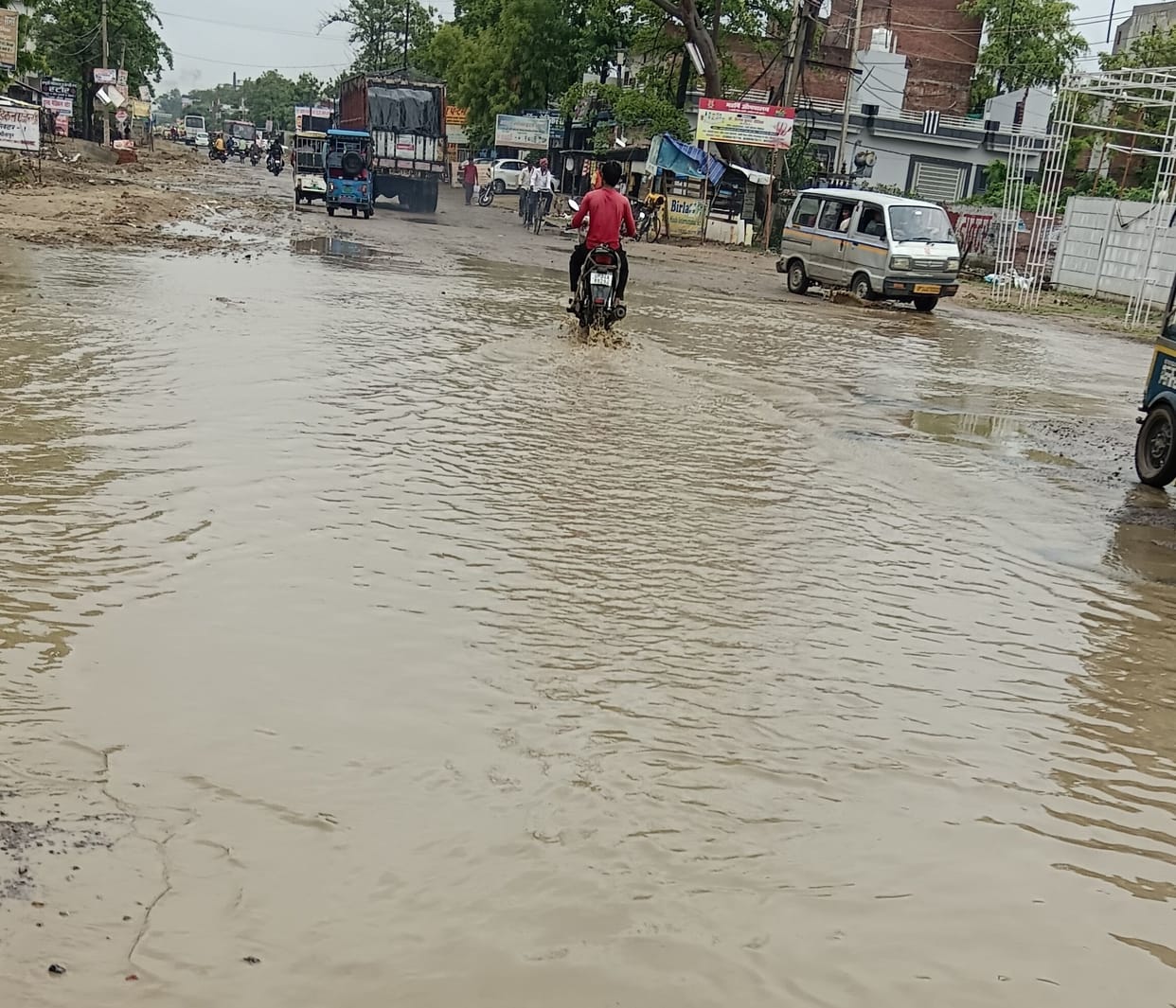 Water entered the houses only in the first rain