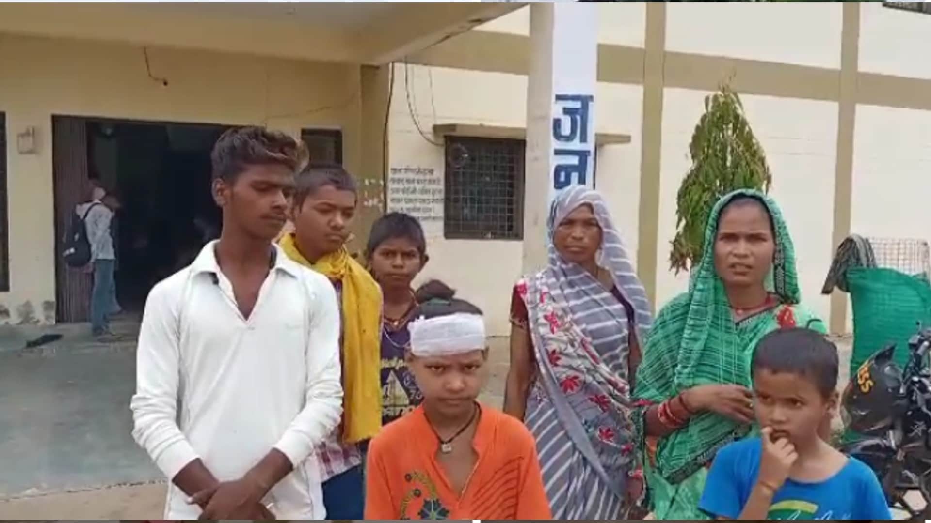 Father-in-law publicly beat up widowed daughter-in-law with sticks in Chhatarpur