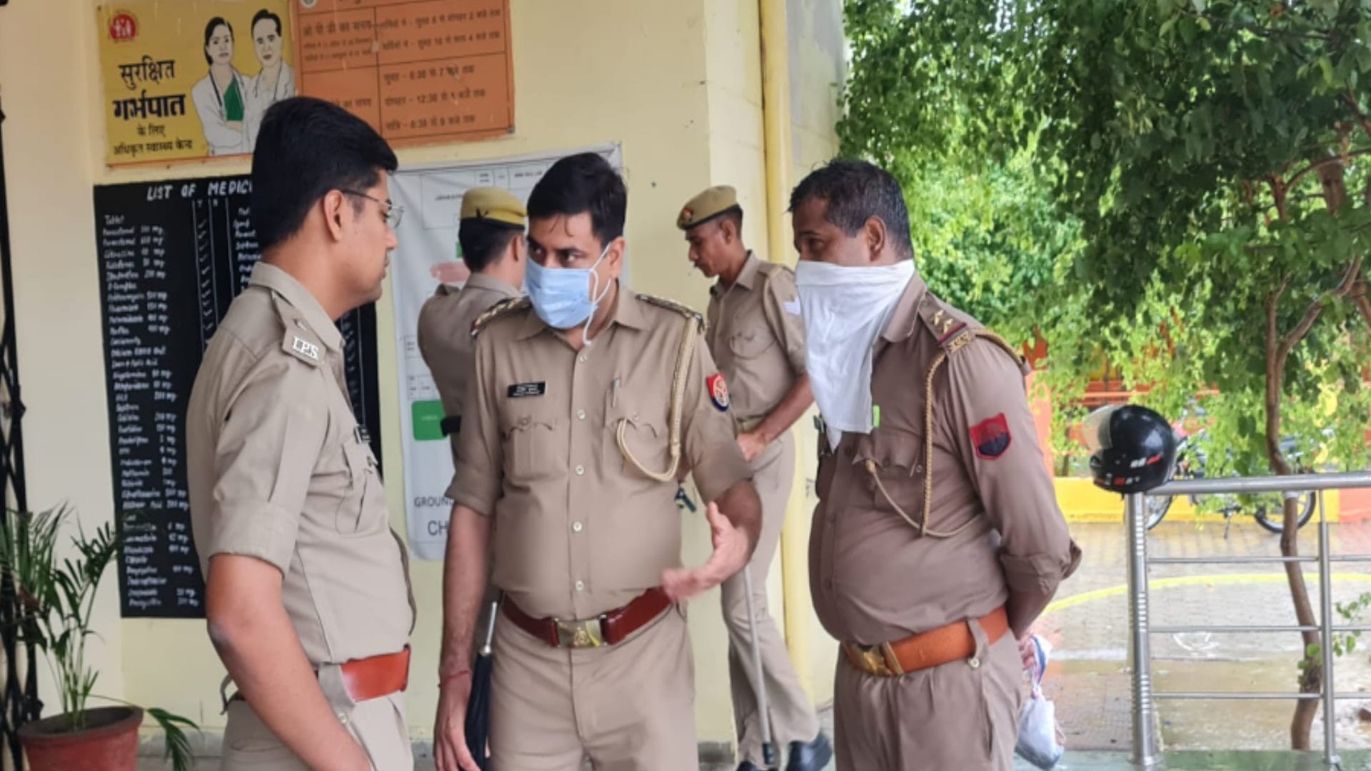 Now the family has been threatened after the murder of Sajid in Meerut