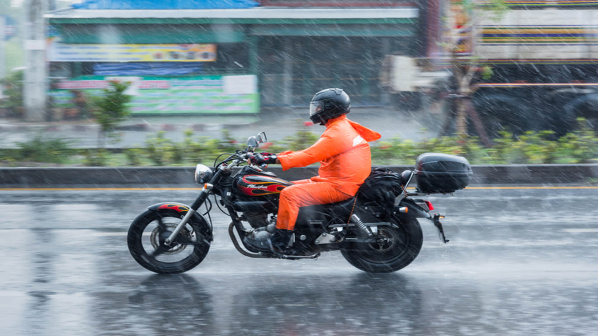 Monsoon 2022 Bike Tips and Tricks Keep These Things in Mind While Driving Bikes in Rainy Season