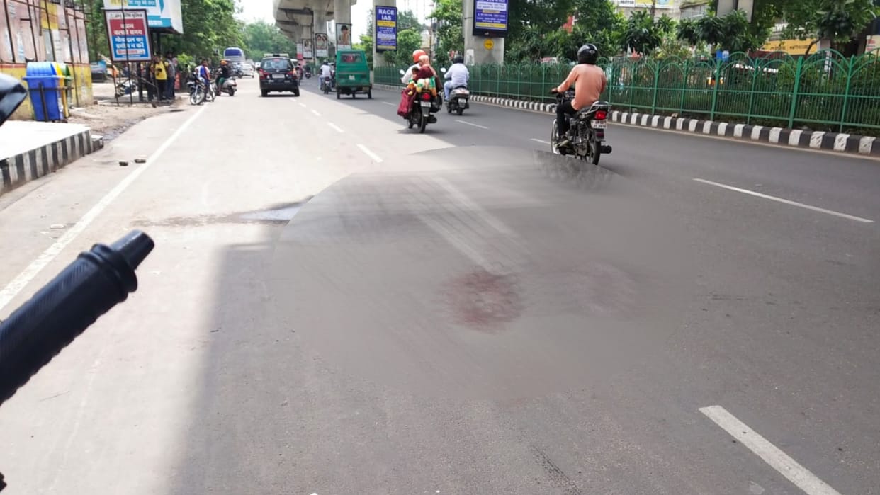A man tried to commit suicide, he jumped from metro station railing.