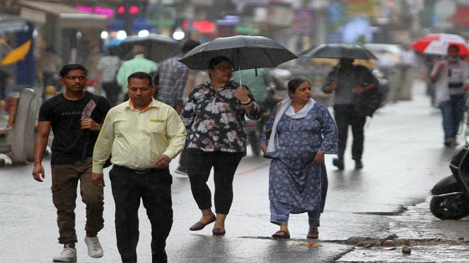 delhi weather forecast for saturday falling likely to rain till july 6
