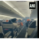 विमान में केबिन से निकलता धुआं