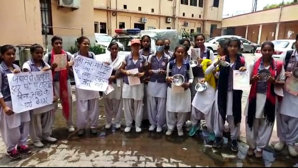 girl students passed without marks in high school 2021 stopped MLA car and begged him for marks