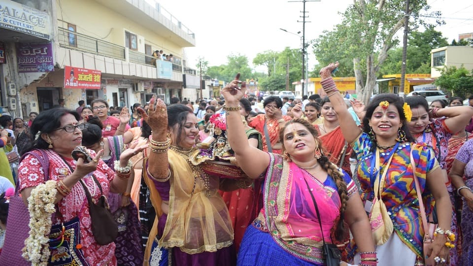 Rath Yatra Of Lord Jagannath Balbhadra And Subhadra In Agra