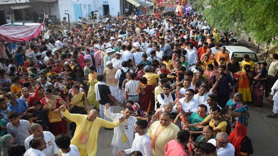 Shamli: Shreeji's Rath Yatra with bandwagon and attractive floats