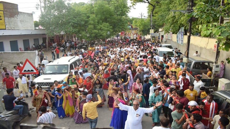 Rath Yatra Of Lord Jagannath Balbhadra And Subhadra In Agra