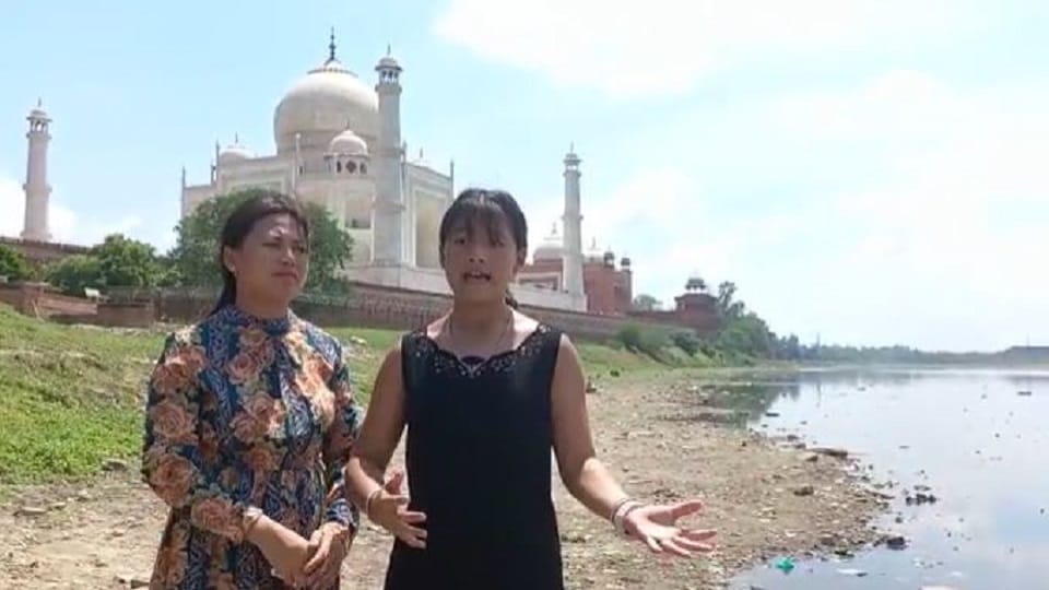Lisipriya again reached behind Taj Mahal said always look like this scene not now