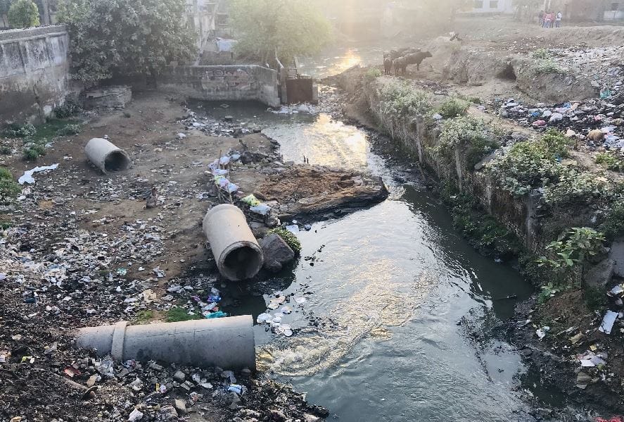 drains are not cleared in Varuna Par area of varanasi Even after monitoring with drone problem will increase in rain