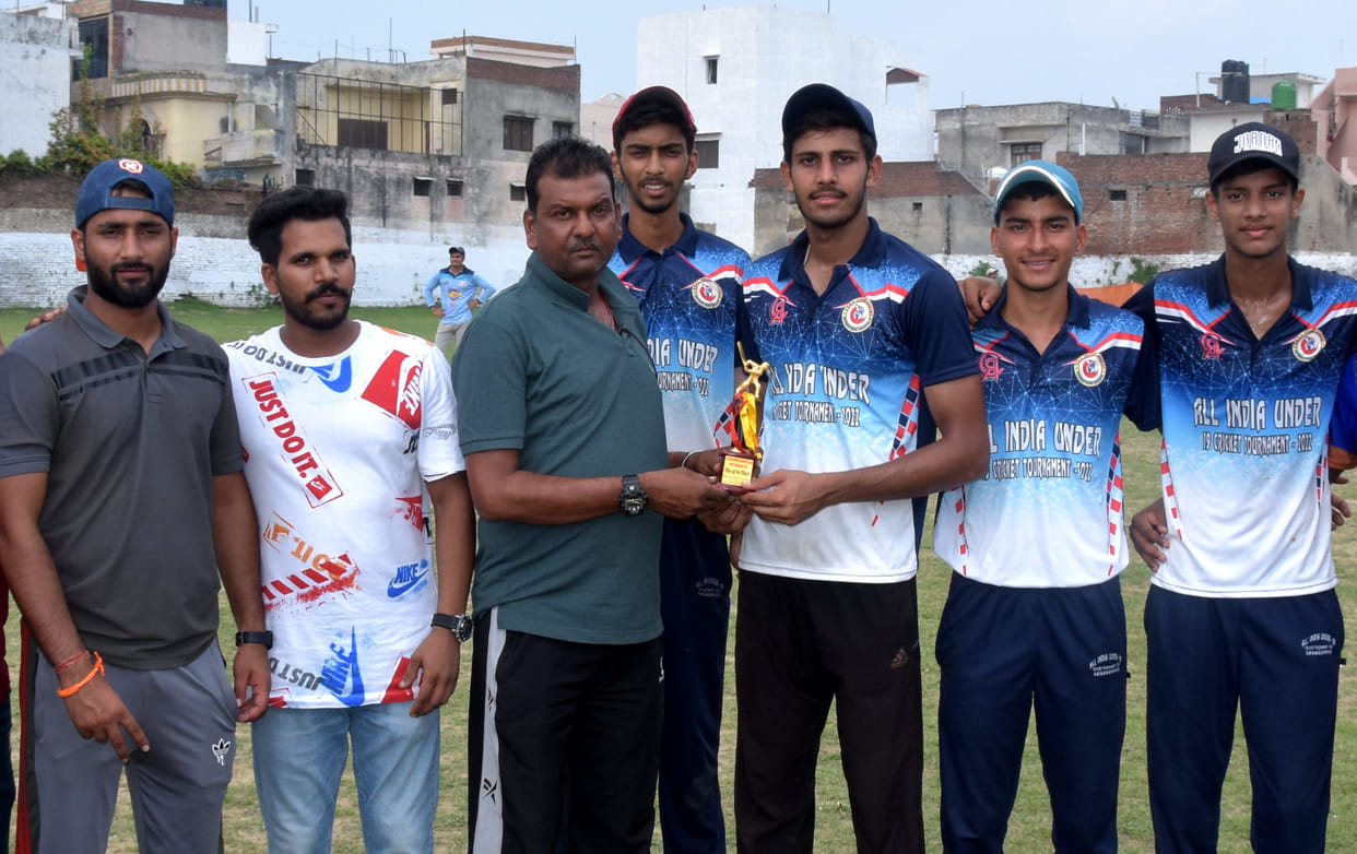 Vishwamitra Academy reached the semi-finals by defeating Dehradun