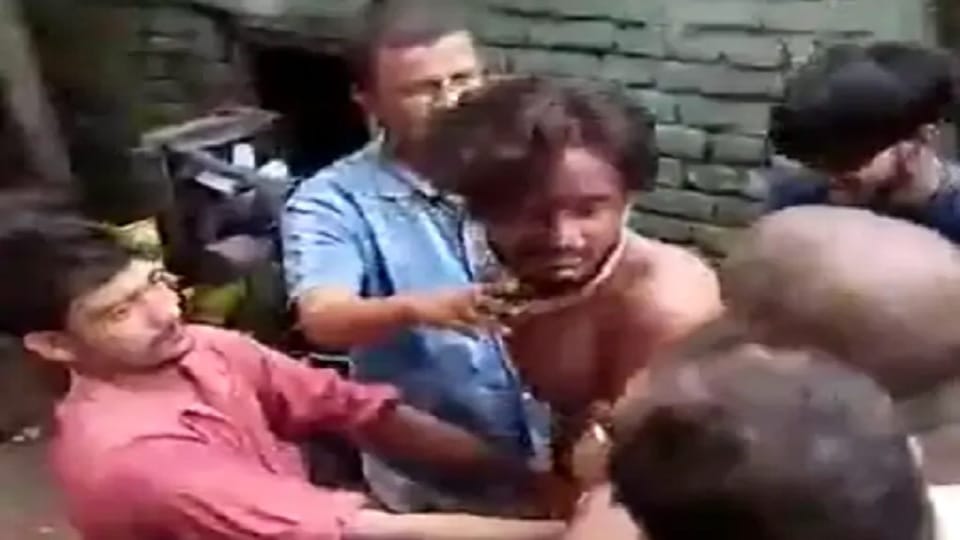 Bihar News: mob beat up thief in Nalanda so much that he left unconscious, video viral
