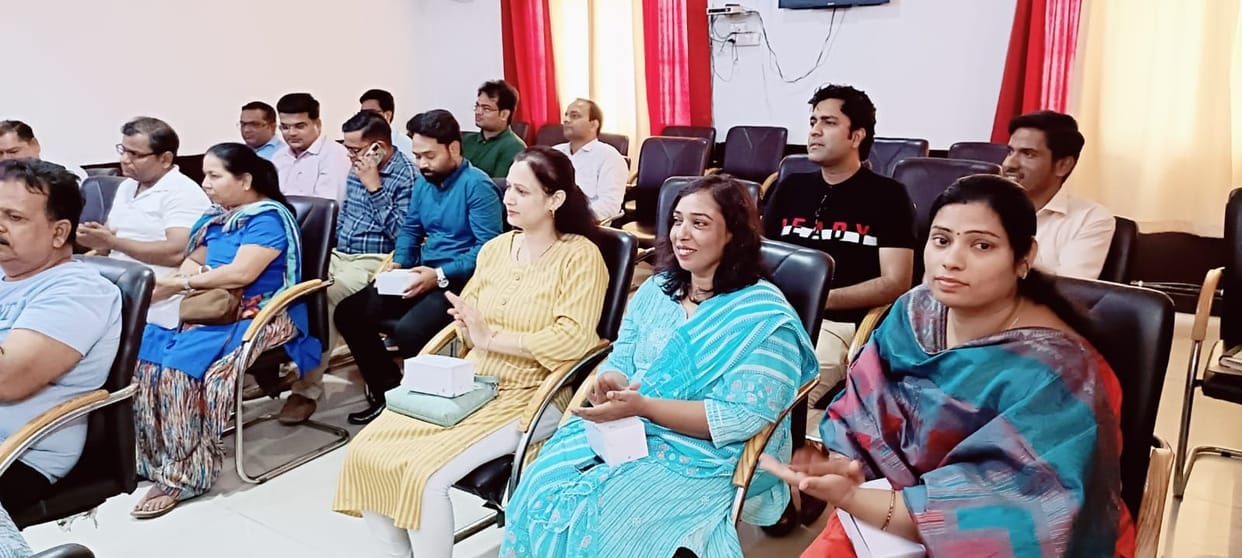 Hathras: Pledge of duty and loyalty taken on Doctor's Day