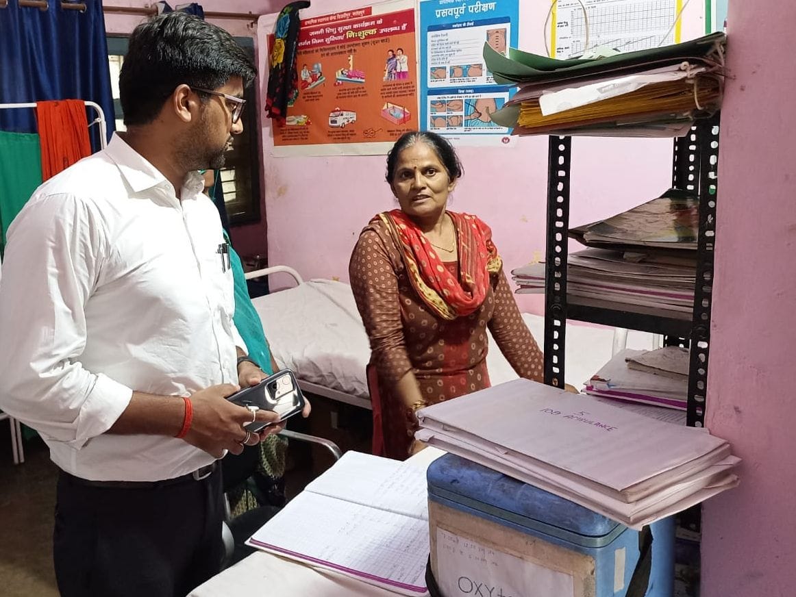 SDM reached Vijayipur PHC, got closed