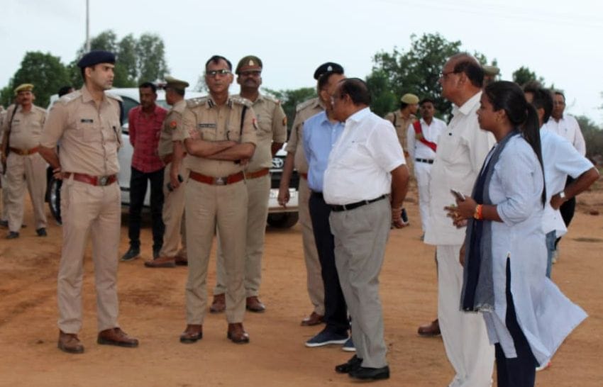 There should be such an arrangement that CM's convoy does not stagger