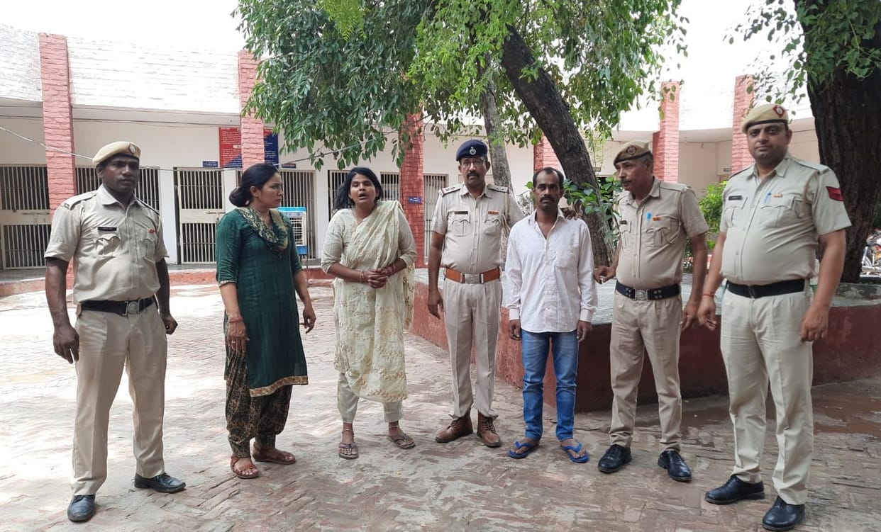 Lakhpati wanted to become by selling innocent, accused arrested