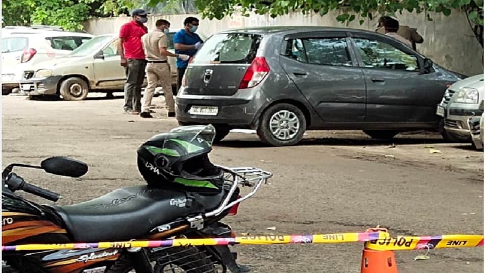 dead body of a constable posted in Delhi s Prashant Vihar police station was found in car