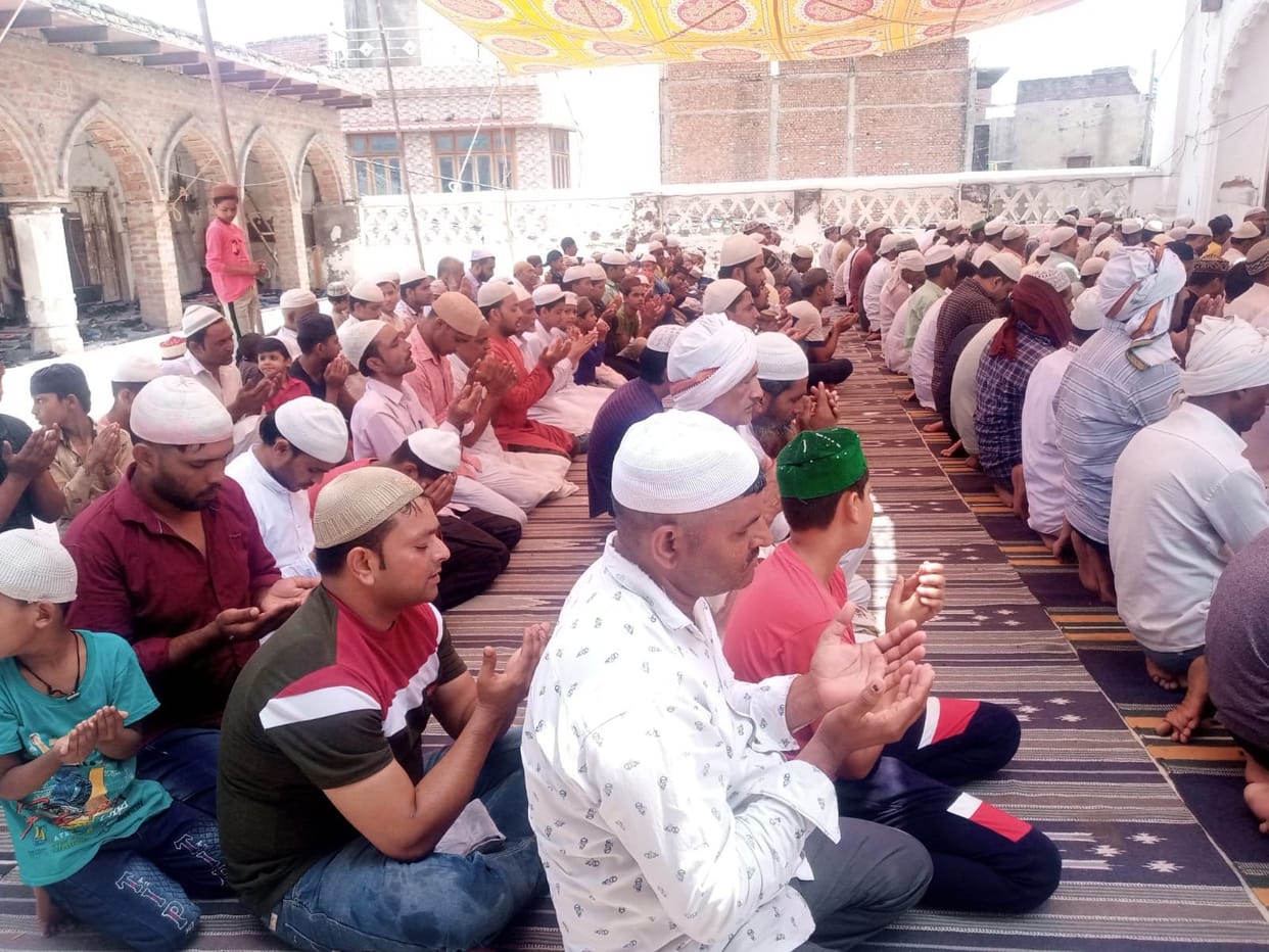 Hathras: Strictly guarded outside mosques for Friday prayers