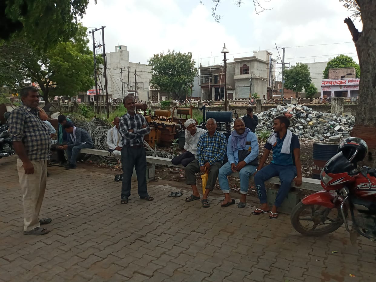 Hathras: ERP system stalled allocation of tube well goods
