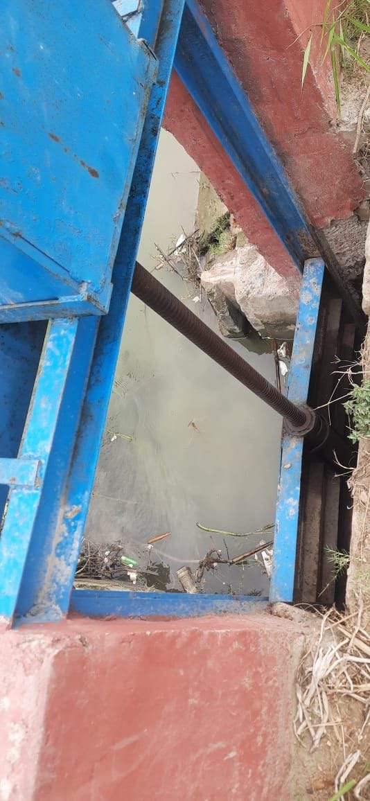 Minor's gate opened after four days, got water