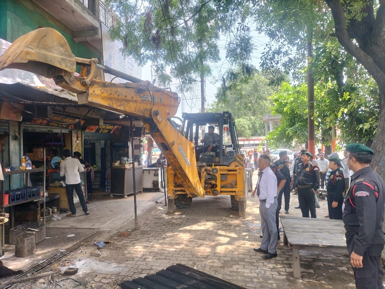Encroachment removed from court road and jail octroi