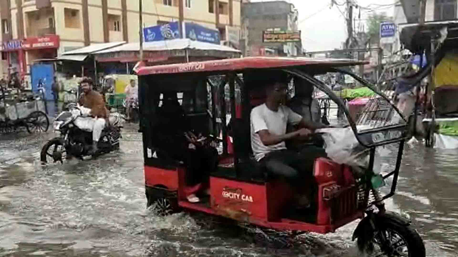 UP Weather Update:  Rain in many cities including Kanpur