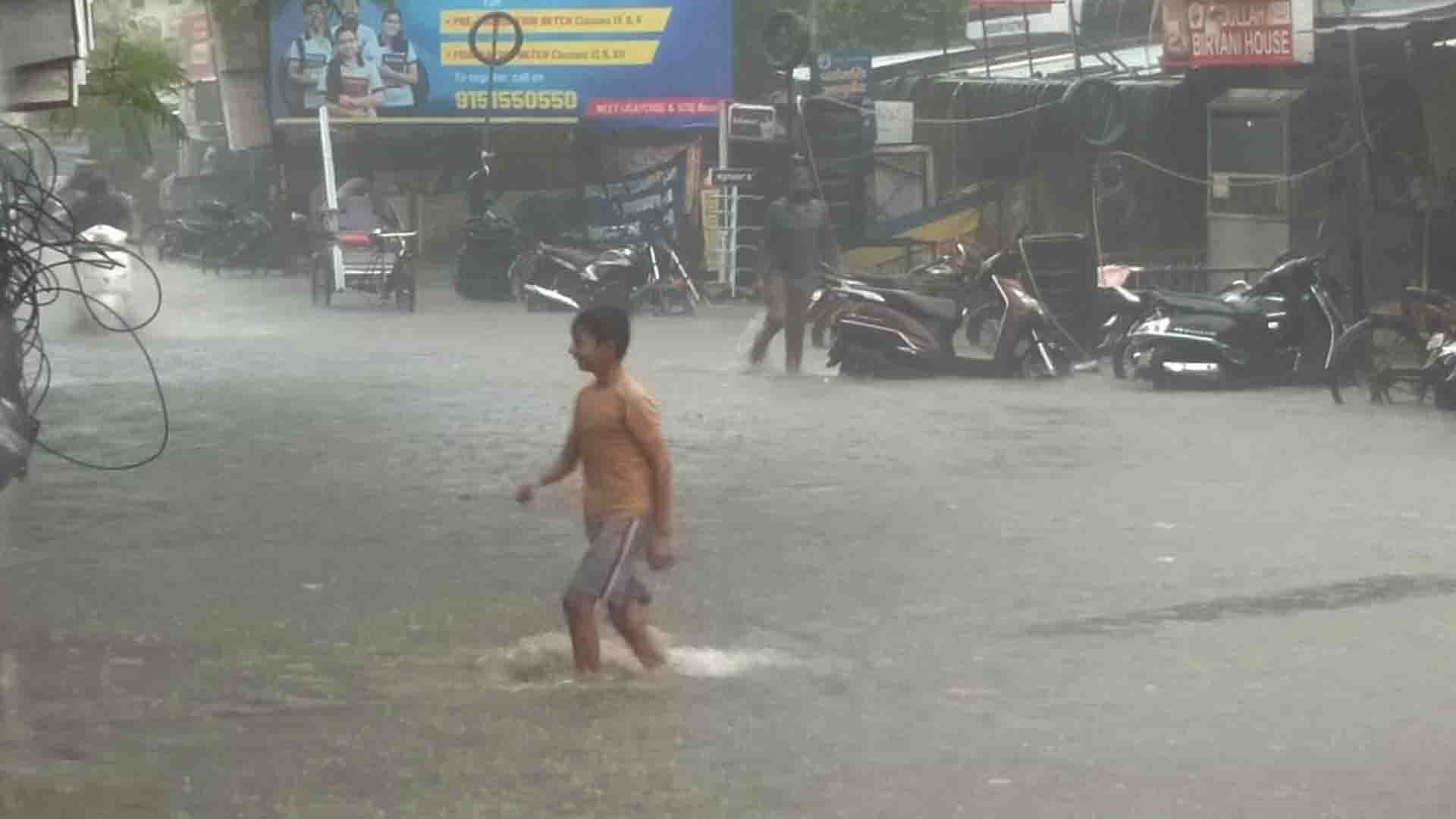 UP Weather Update:  Rain in many cities including Kanpur