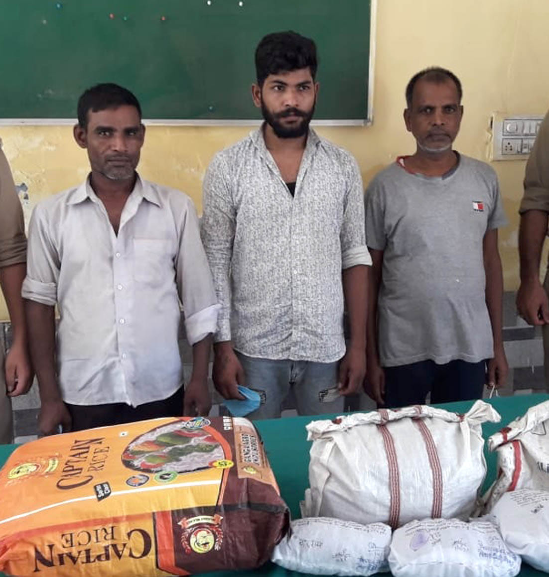 Three smugglers arrested with 12 kg of narcotics