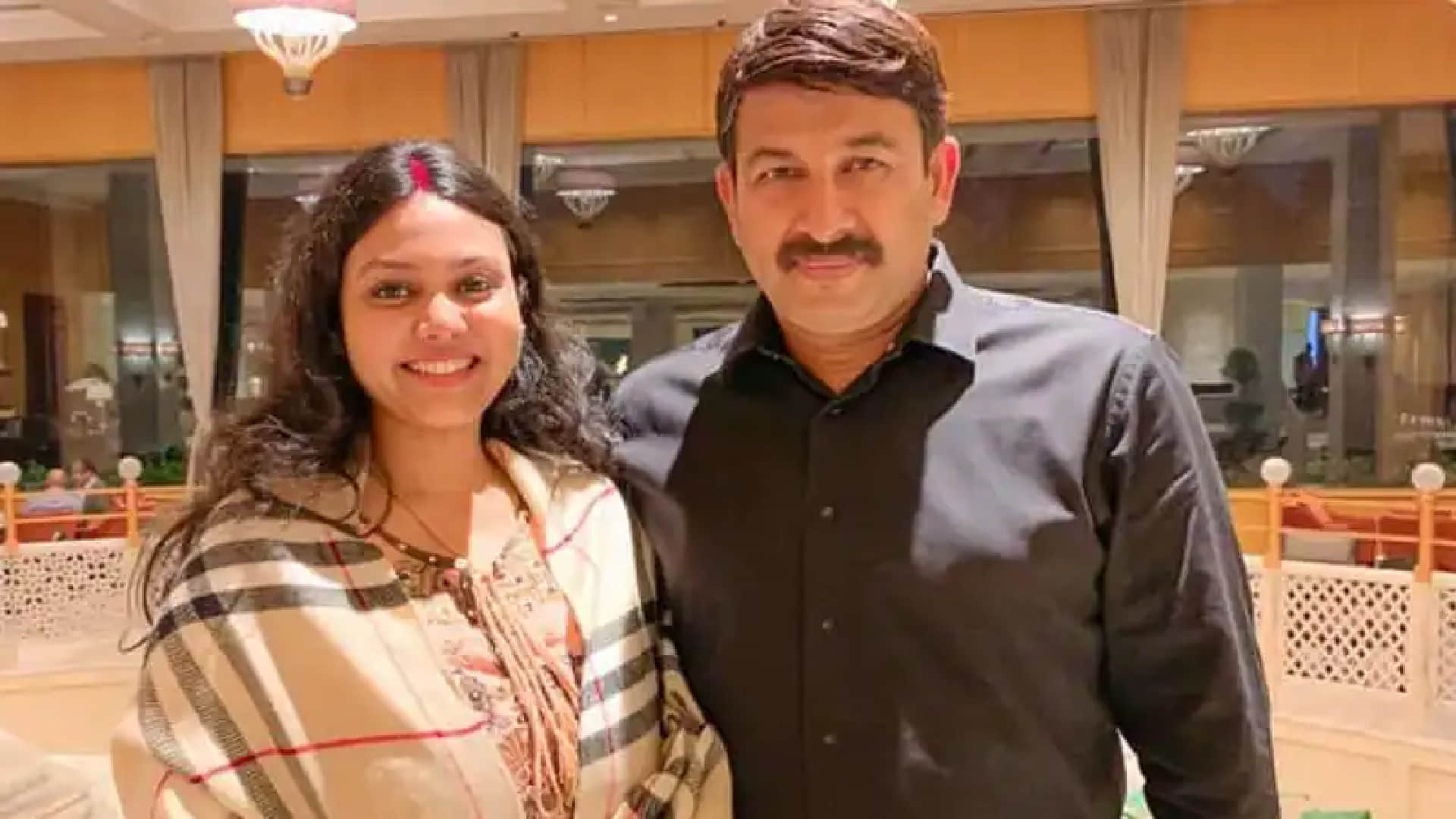 Know about Bhojpuri Star Dinesh Lal Yadav Nirahua Major Tiwari Ravi Kishan wife name and property