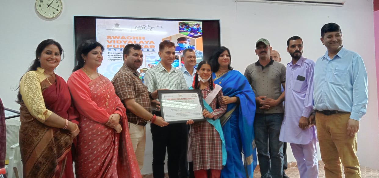 11 schools honoured for cleaness  in sirmaur district