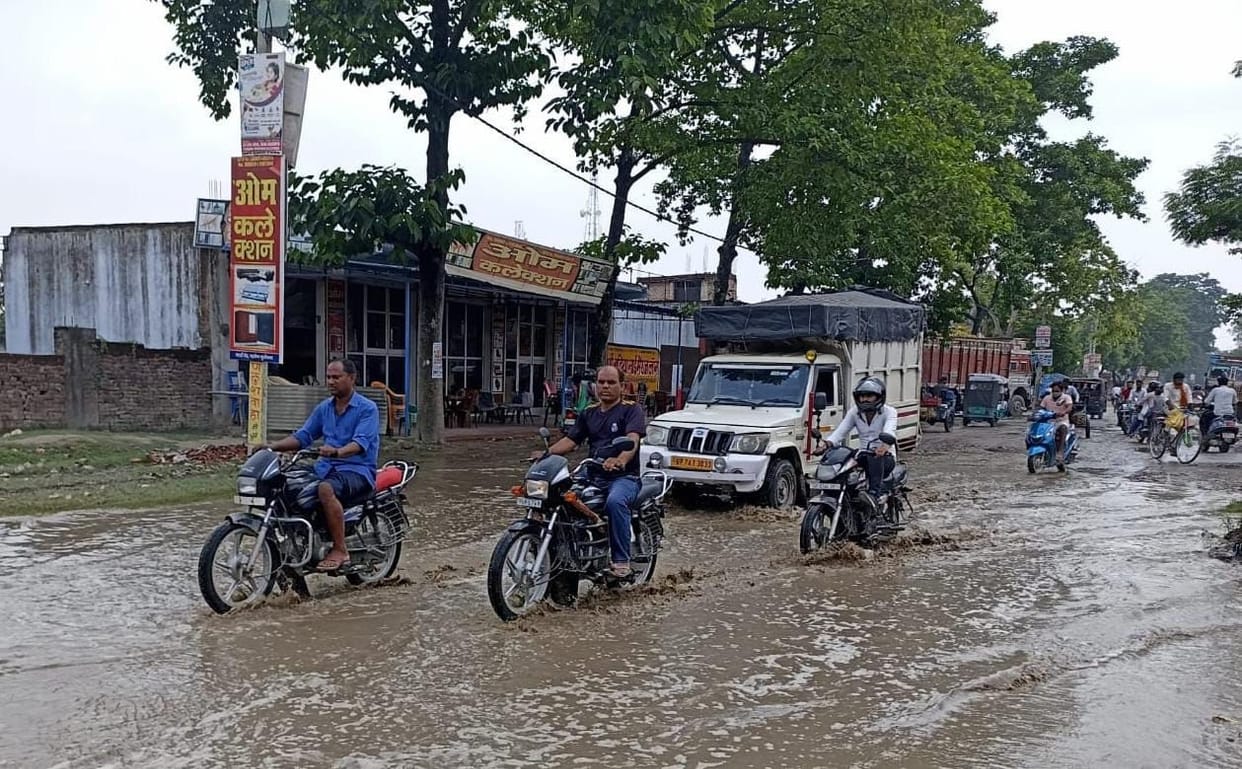 Waterlogging on roads, increased problems of passers-by