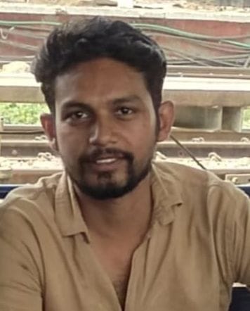 Railway employee fell from Bathinda Express, died