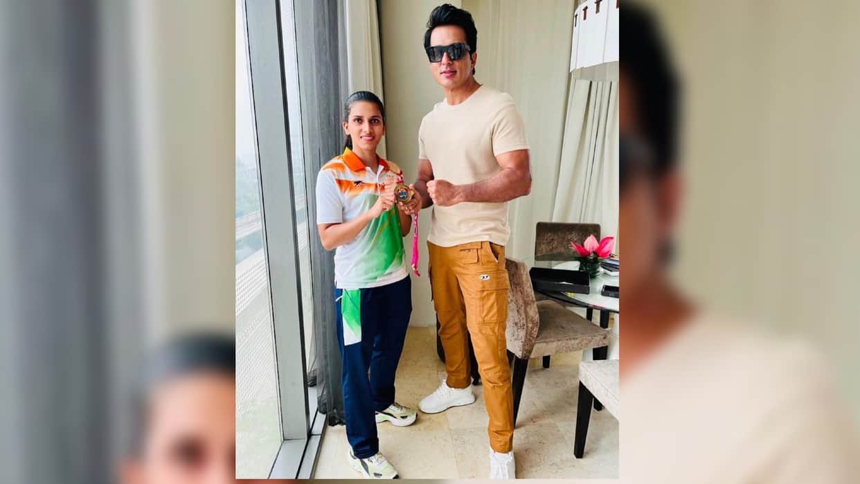 Karate Champion Amritpal kaur Dedicate her Gold Medal to Sonu Sood For helping her in Surgery