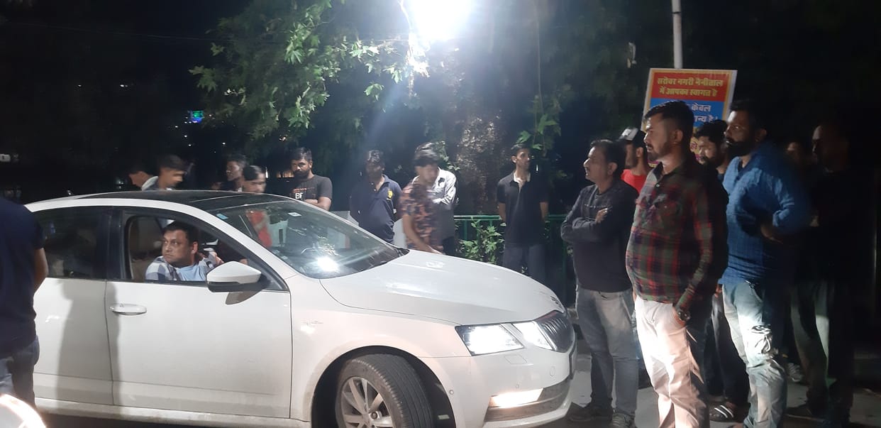 Dispute between Paryak and toll workers regarding toll tax