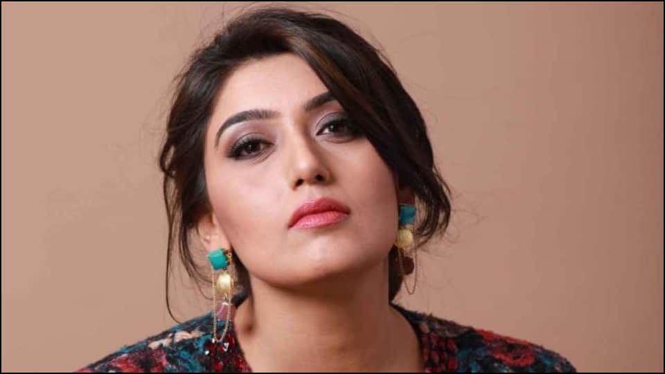 Shireen Mirza Health Update husband Hasan informs she stable after actress faints on the set of Dharam Patnii