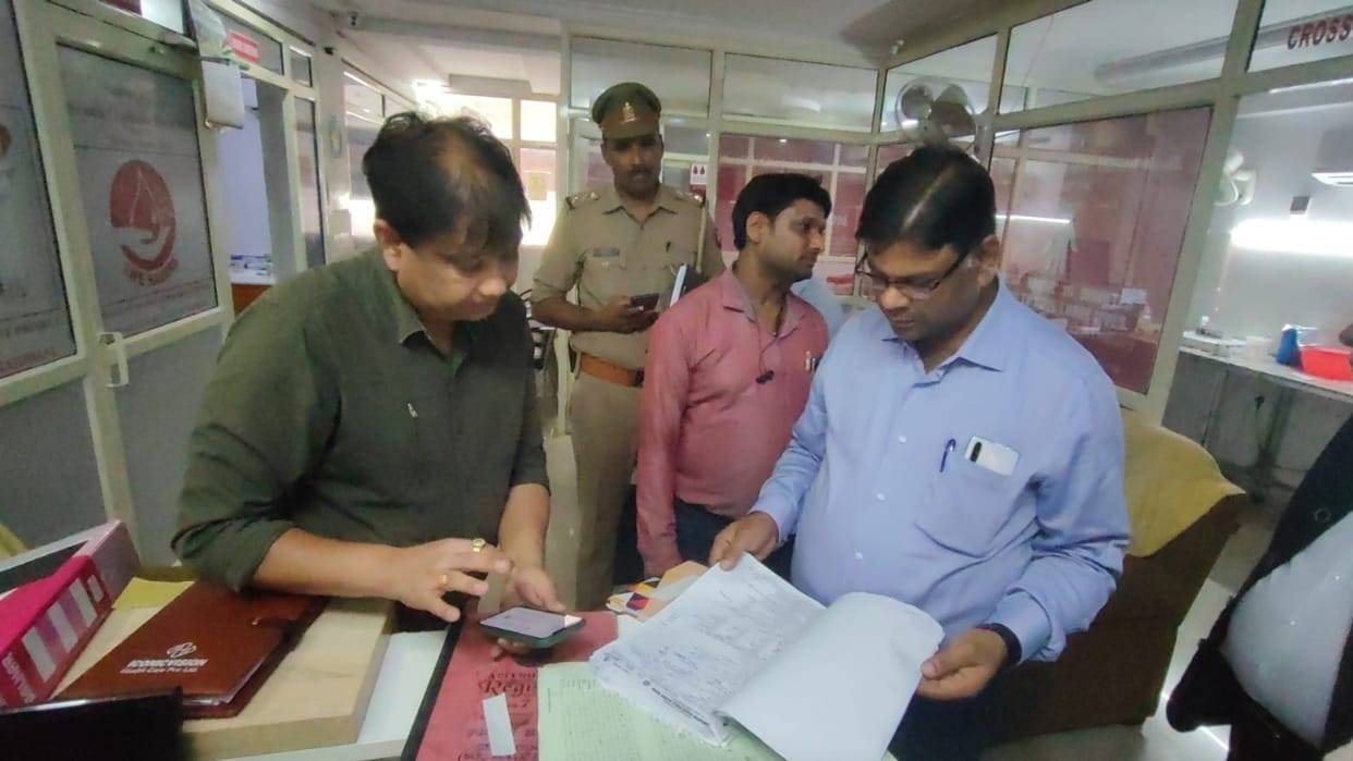 Lucknow DM raided on swasthik charitable blood bank, found many irregularities.