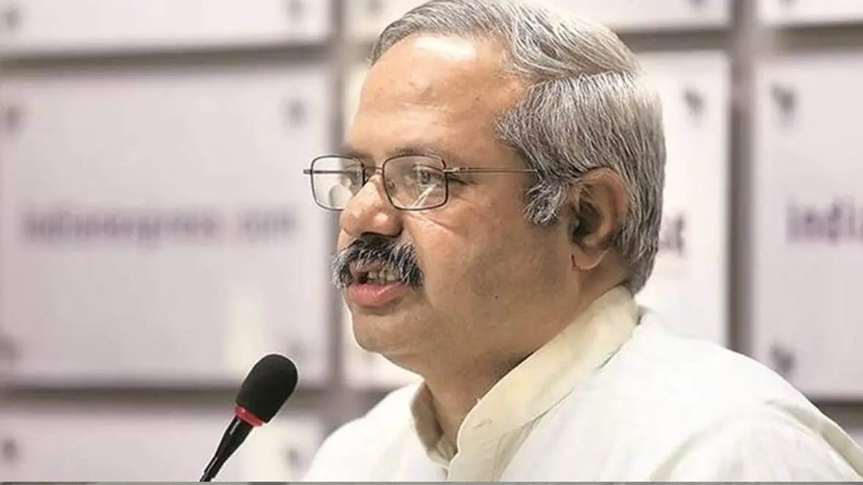 RSS advice - do not do politics on tricolor, Rahul again targets Sangh